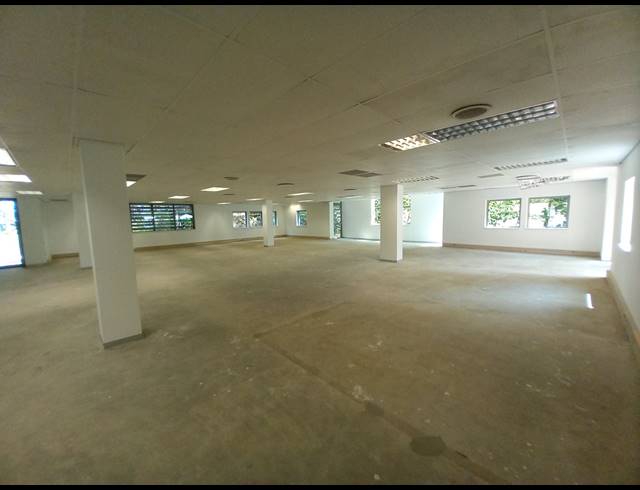 674M² OFFICE TO LET IN BRYANSTON